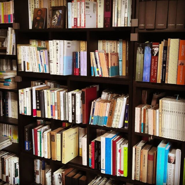 ⚓⛵🌊🌴
こんにちは！みなとホールディングスです！
*
ただいま、オンライン「みなと哲学サロン」を開催しております😃
*
先々週の『読書について』(ショーペンハウアー)の回も、先週の『永遠平和のために』(カント)の回も、多くの皆様にご参加いただき、とても実り多い回となりました。参加してくださった皆様、本当にありがとうございました。
*
今週は、明日6月6日(土)に、「善悪ってなに？」というテーマで入門コースを開催します🌱
専門的な知識は全く必要ではありませんので、皆様ぜひお気軽にご参加下さい。皆様のご参加を、こころよりお待ち申し上げます🍀
*
*
また、みなとホールディングス、みなと哲学サロン、その他企画等に、ご意見、ご感想、ご要望等ございましたら、みなとホームページより、ご連絡下さい。
*
#哲学カフェ
#哲学
#読書
#オンライン
#みなとホールディングス